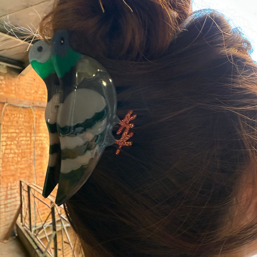 Pigeon Hair Claw Clip – NYC-Inspired Hair Accessory
