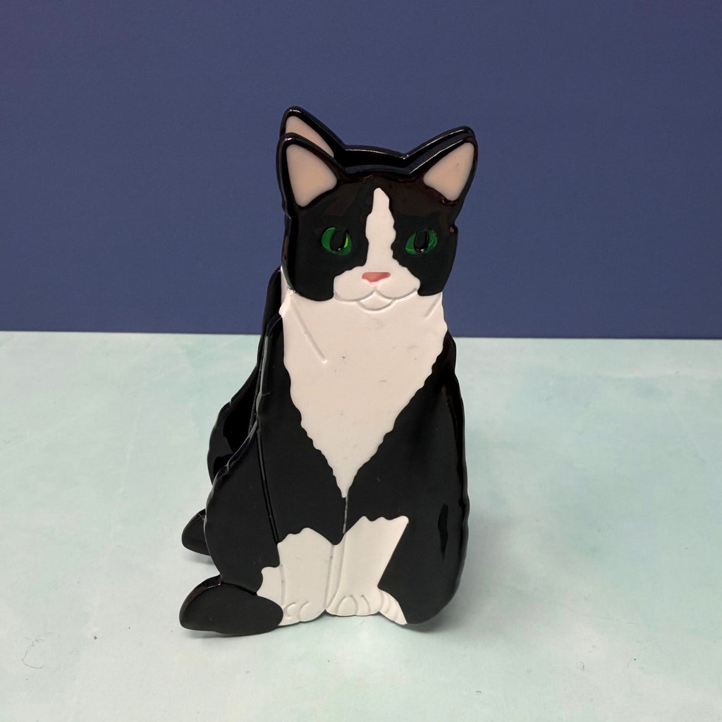 Tuxedo cat hair claw clip with green eyes in black and white acetate, strong claw grip for all hair types