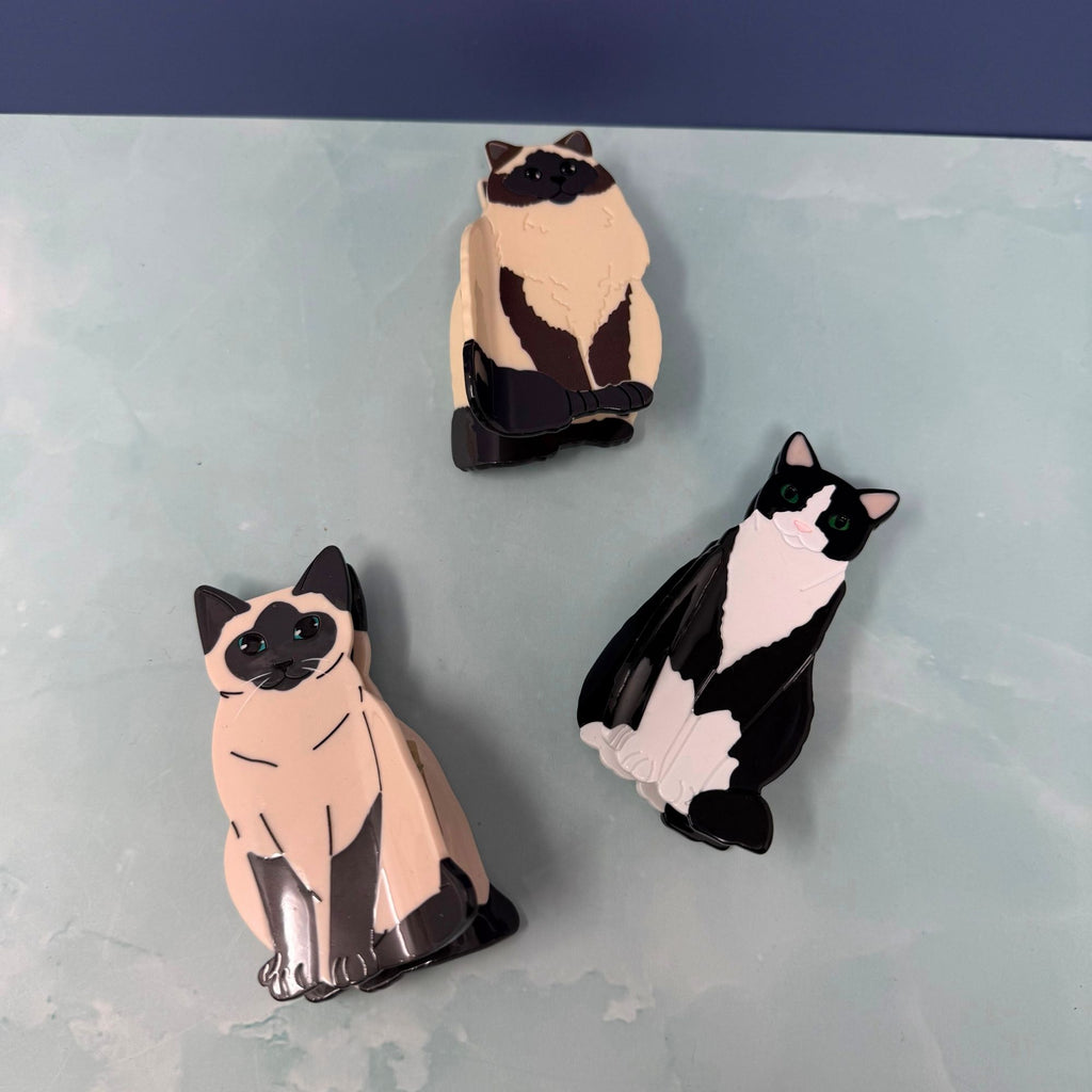 Siamese cat hair claw clip in glossy beige and black acetate with blue eyes, strong grip for all hair types