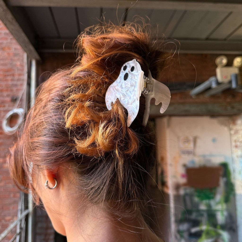 Poltergeist Ghost Halloween Hair Claw – Spooky Ghost Clip for Wavy, Curly & Thick Hair