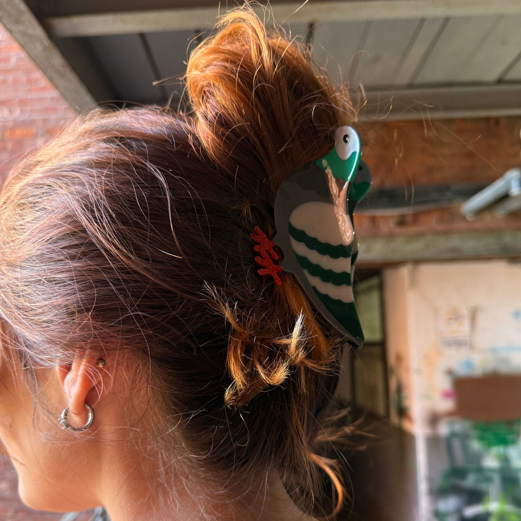 Pigeon Hair Claw Clip – NYC-Inspired Hair Accessory