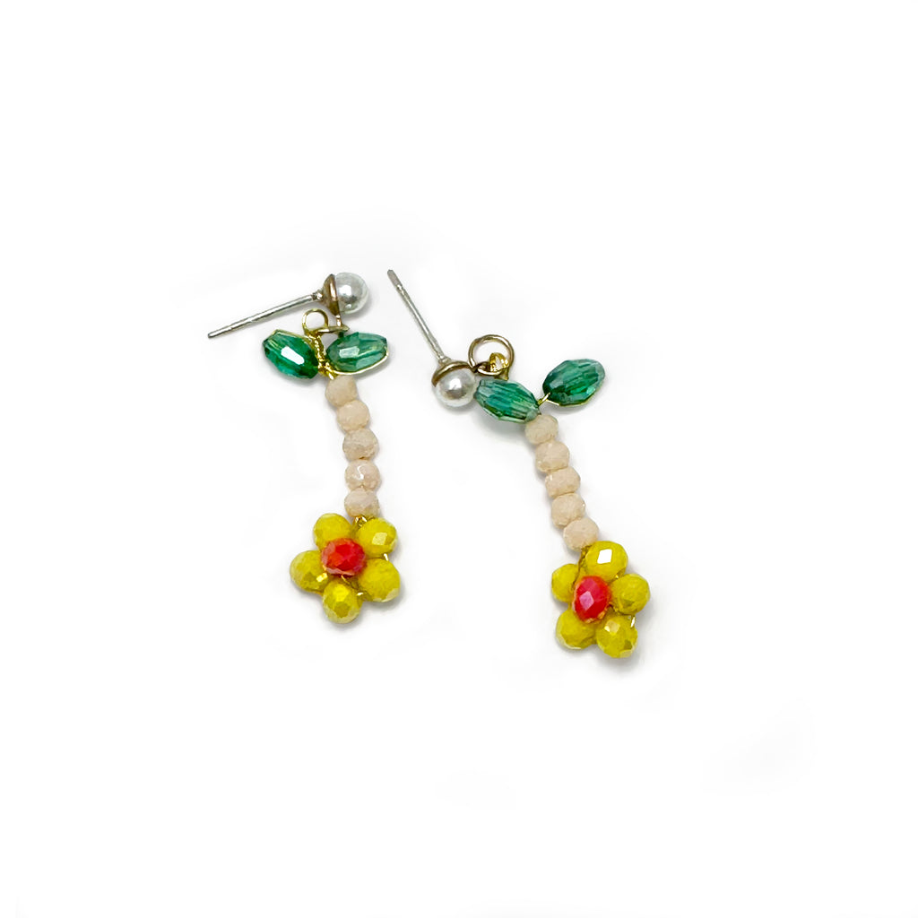 Poppy Beaded Flower 🌼 Earrings