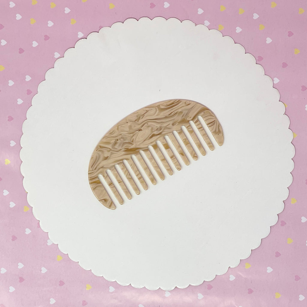 Curved Comb